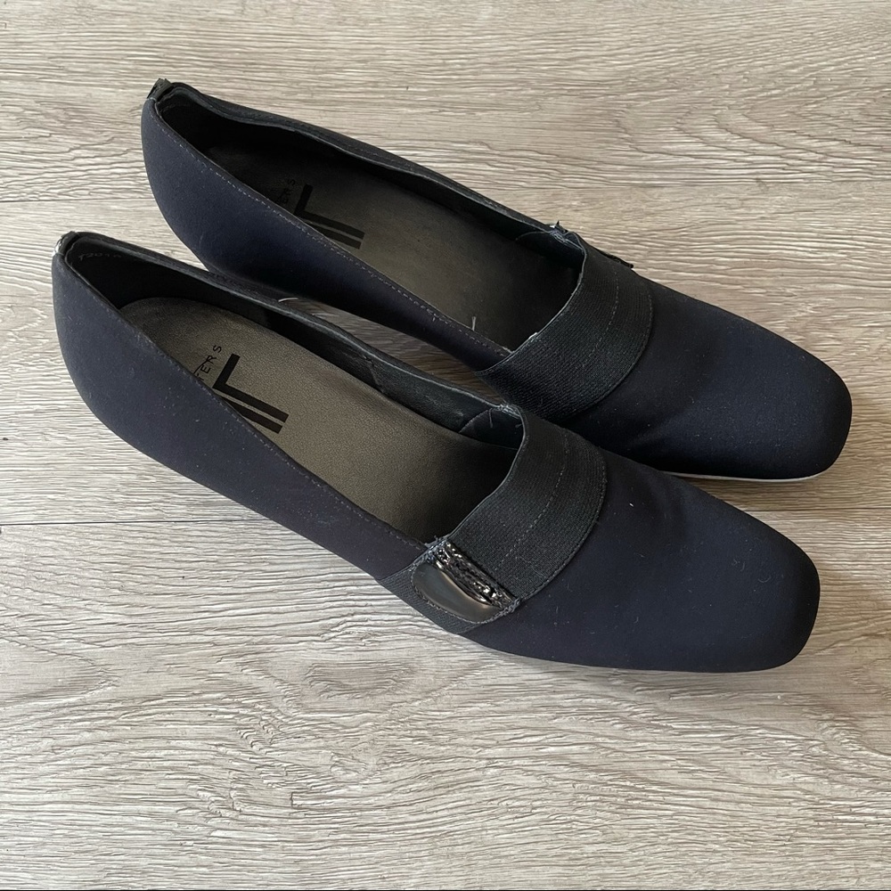 Trotters Beth Black suede pumps size 9
